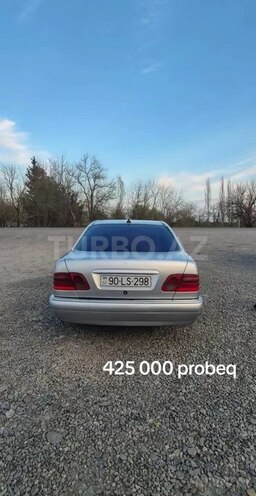 Mercedes E 220-2