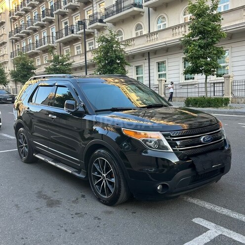 Ford Explorer-2