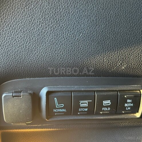 Ford Explorer-10