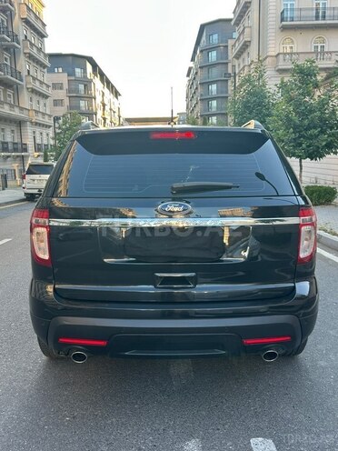 Ford Explorer-4