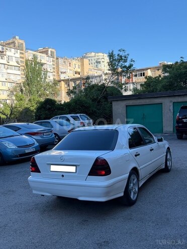 Mercedes C 180-8