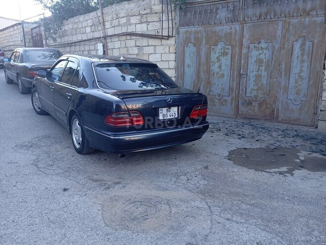 Mercedes E 230-6