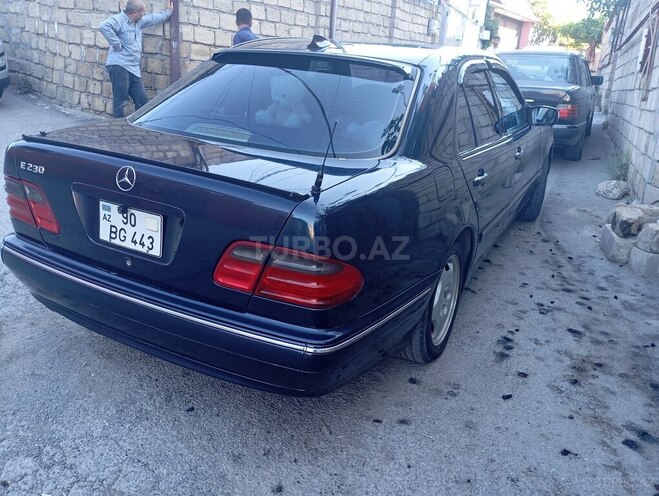 Mercedes E 230-4