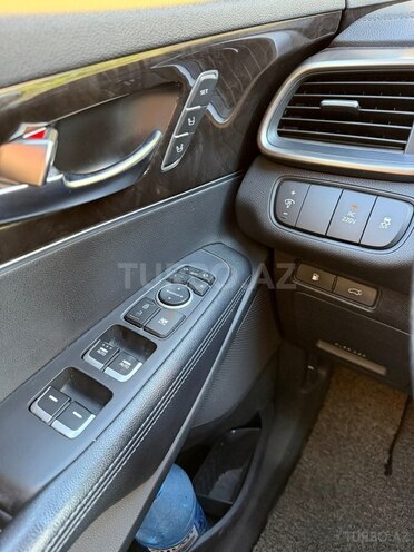 Kia Sorento-8