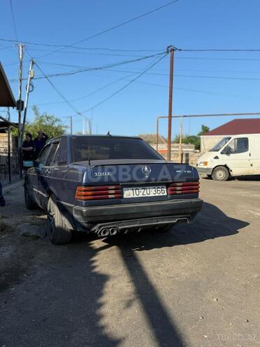 Mercedes 190-4