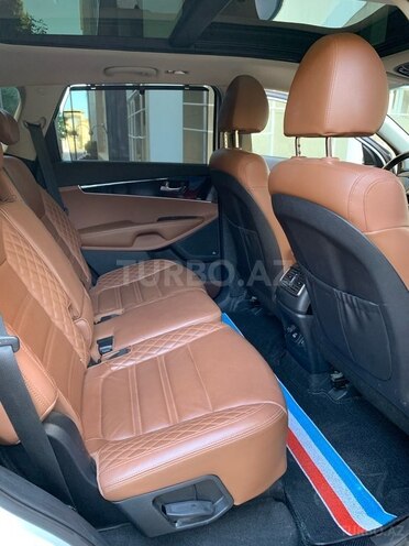 Kia Sorento-16