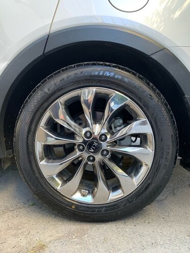 Kia Sorento-19