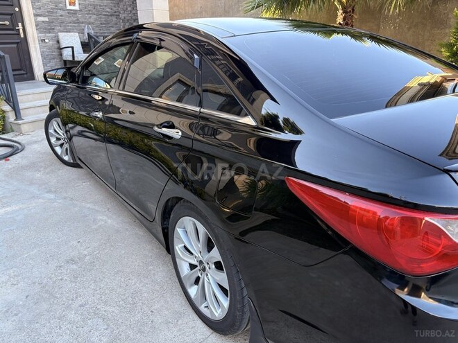Hyundai Sonata-4