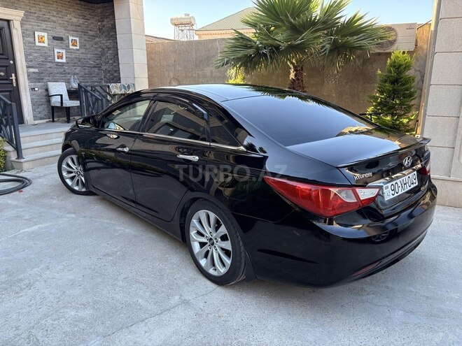 Hyundai Sonata-13