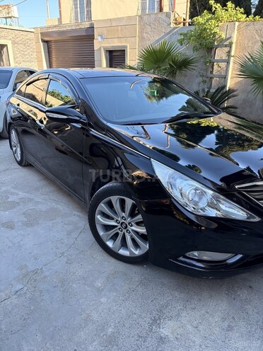 Hyundai Sonata-15