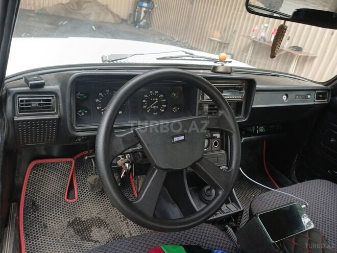 LADA (VAZ) 2107-4