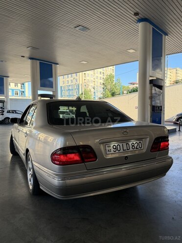 Mercedes E 220-4