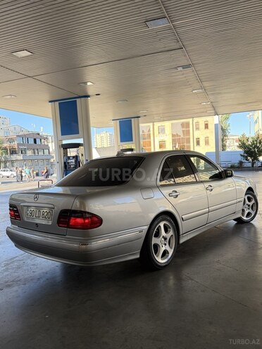 Mercedes E 220-5