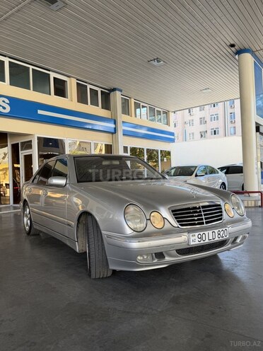 Mercedes E 220-2