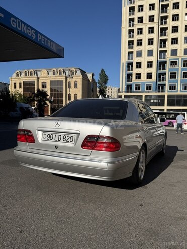 Mercedes E 220-7
