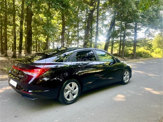 Hyundai Elantra-6