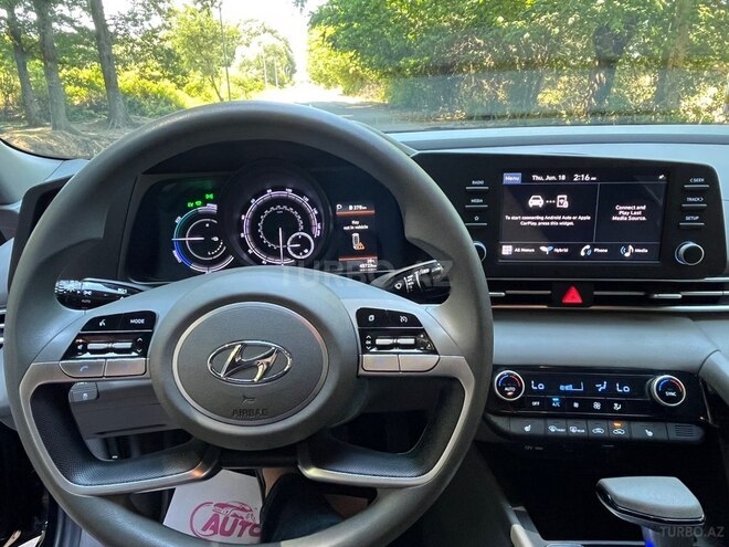 Hyundai Elantra-19
