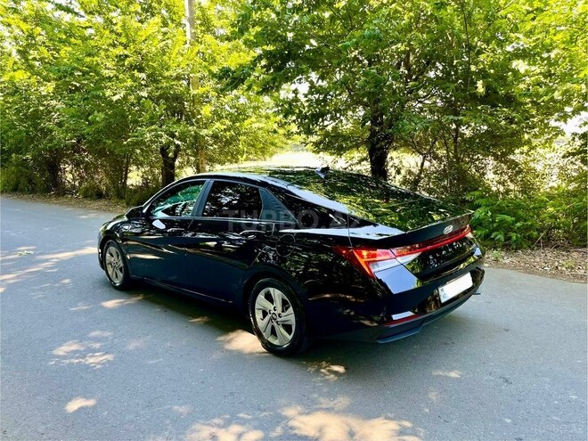Hyundai Elantra-10