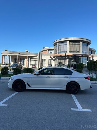 BMW 530e-4