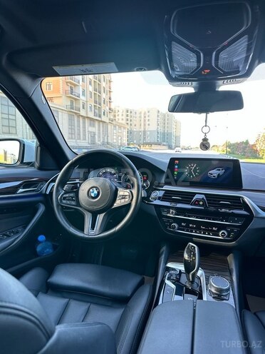 BMW 530e-6
