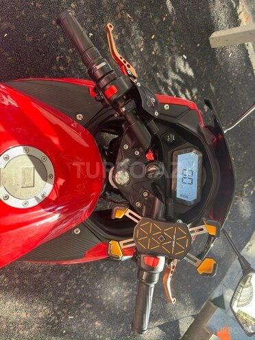 Ducati Panigale V4 S-4
