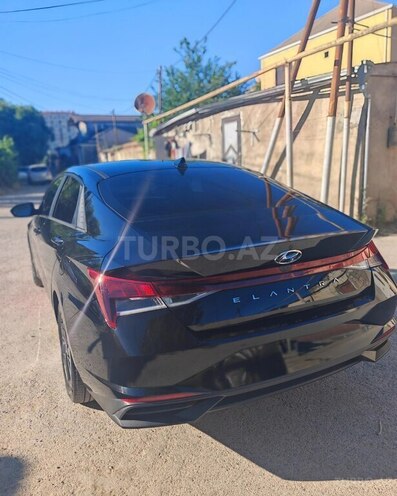 Hyundai Elantra-2