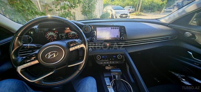 Hyundai Elantra-3