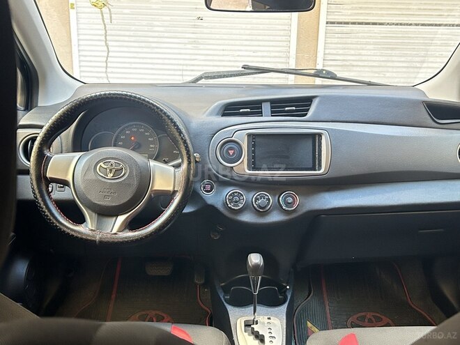 Toyota Vitz-4