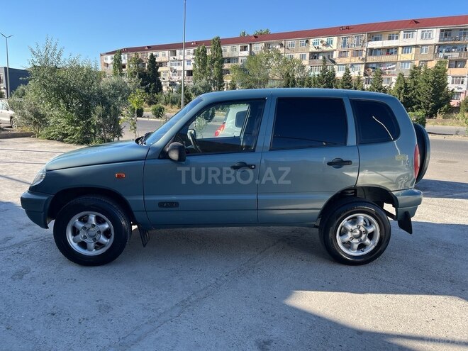 Chevrolet Niva-4