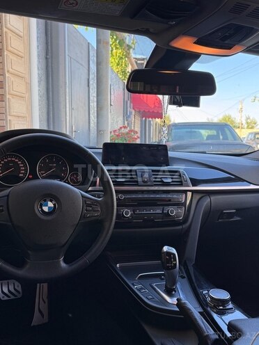 BMW 320d-12