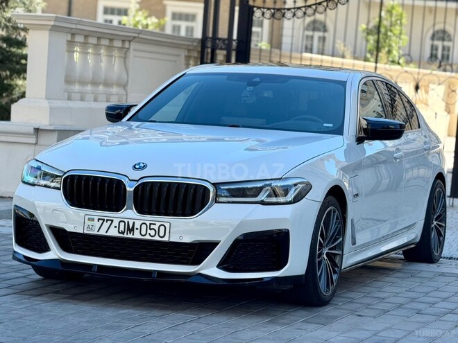 BMW 530e-15
