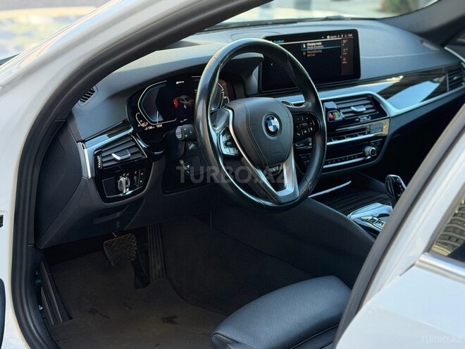 BMW 530e-8