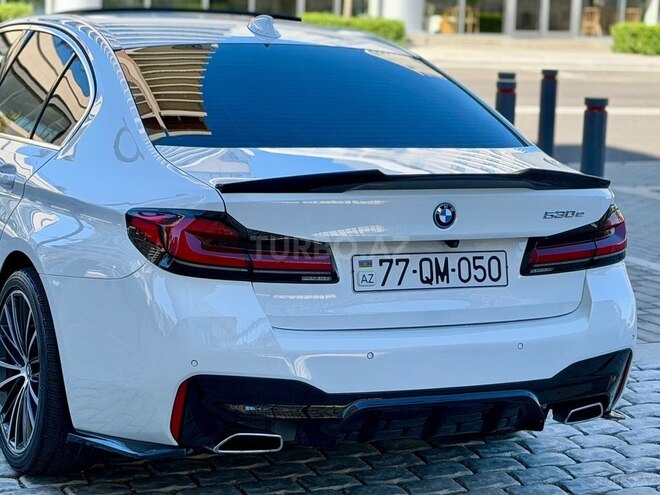 BMW 530e-10
