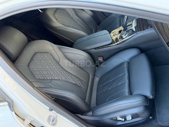 BMW 530e-7