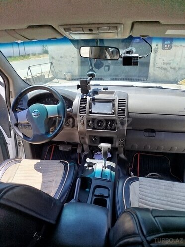 Nissan Navara-10