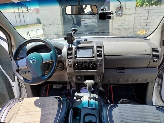Nissan Navara-11