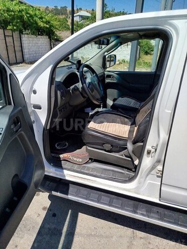 Nissan Navara-6