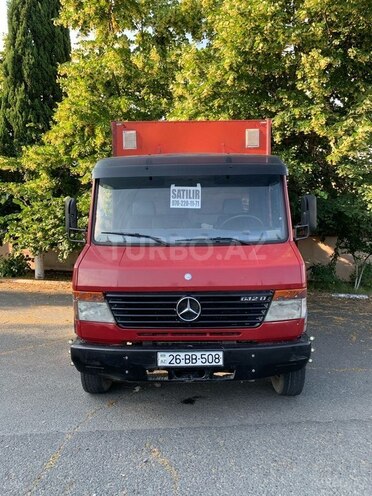 Mercedes Vario-1