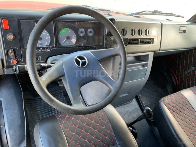 Mercedes Vario-5