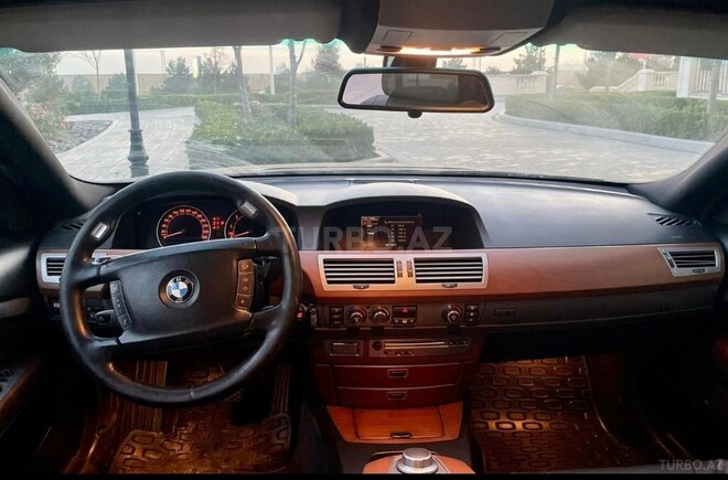 BMW 740-9