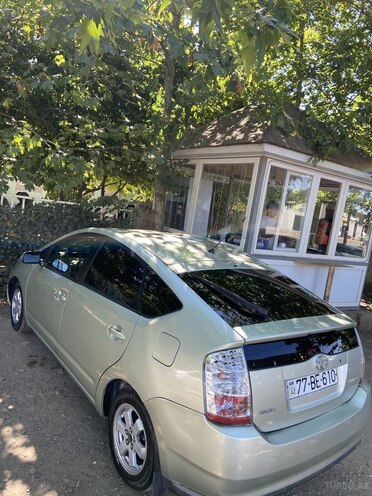 Toyota Prius-2