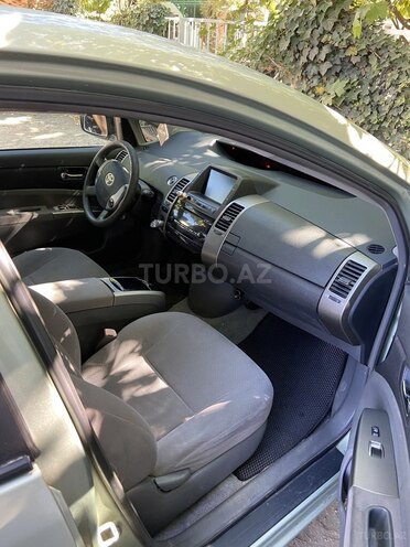 Toyota Prius-3