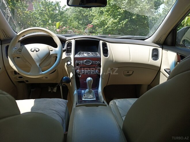 Infiniti EX35-2