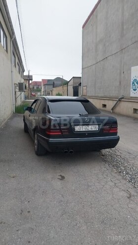 Mercedes E 300-4