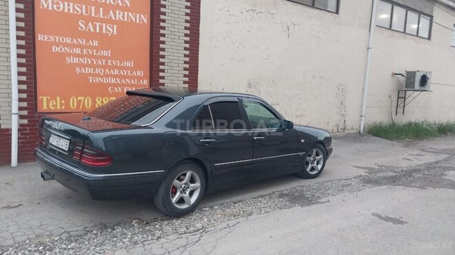 Mercedes E 300-3