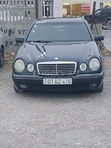 Mercedes E 300-1