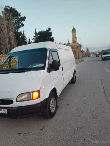 Ford Transit-5