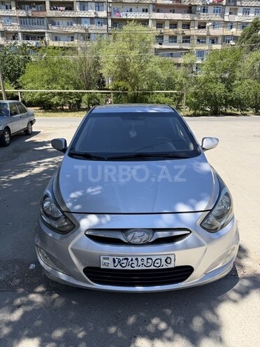 Hyundai Accent-3
