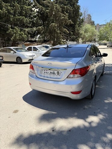 Hyundai Accent-6