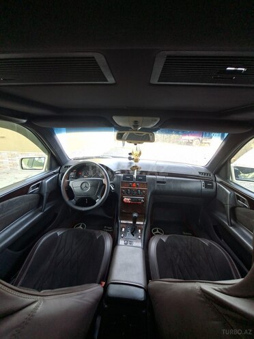 Mercedes E 230-8